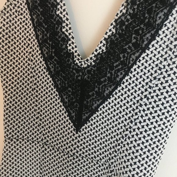 French Connection Color Block Textured Deeds - Picture 7 of 9